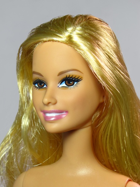 Файл:Sharpey Barbie Mold 2.jpg