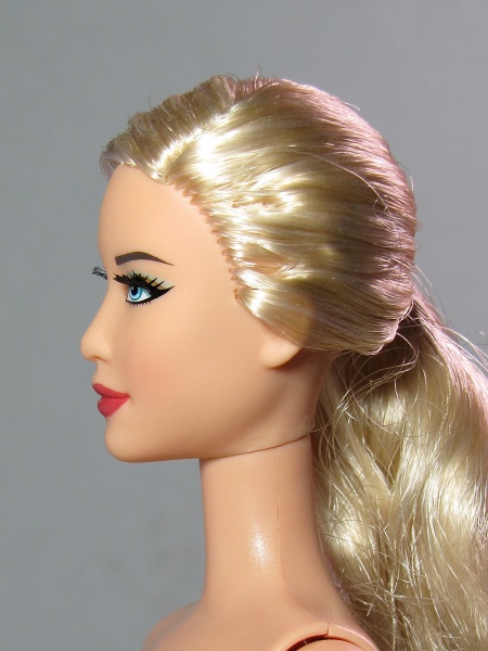 Файл:Stardoll Barbie Mold 1-3.jpg