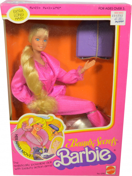Файл:1979 Barbie Beauty Secrets.JPG
