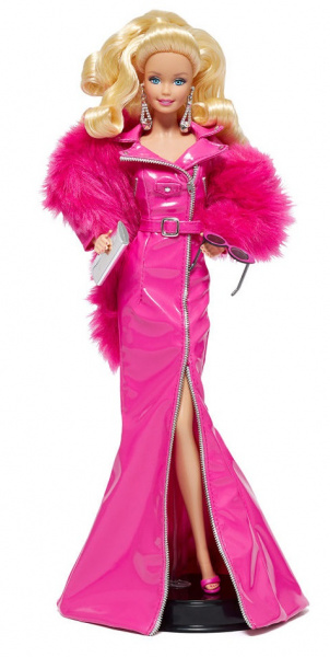 Файл:2019 Moschino Barbie at the MET Gala.jpg