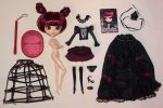 Миниатюра для Файл:Pullip Lunatic Queen outfit.jpg