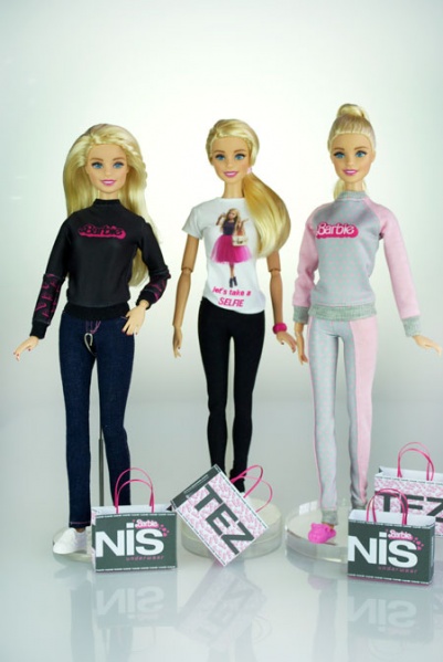 Файл:Barbie loves Tezenis 05.jpg