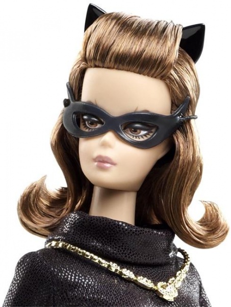 Файл:2013 Classic Catwoman Barbie 03.jpg