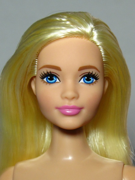 Файл:Curvy Barbie Mold 1.jpg