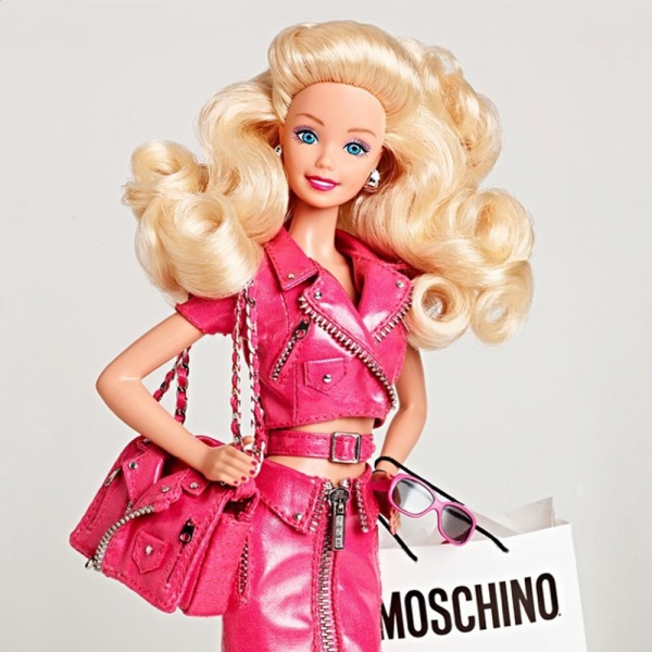 Файл:Moschino Barbie 01.jpg