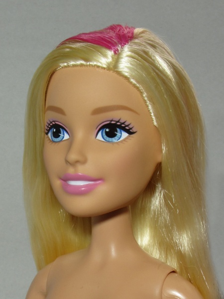 Файл:Millie Barbie Large Mold 02.jpg