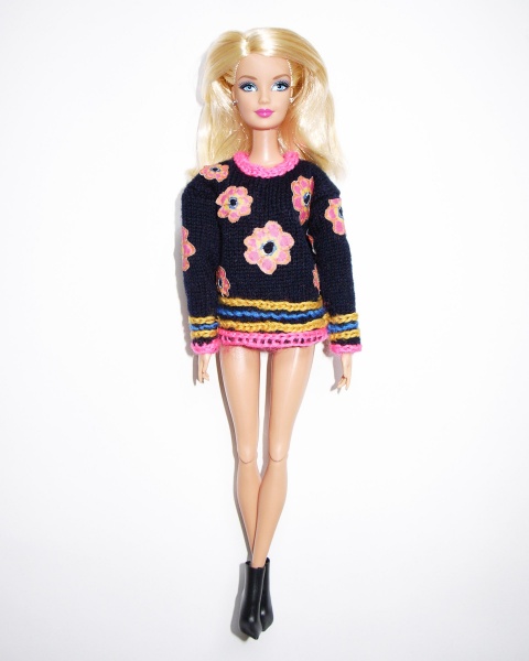 Файл:Barbie by Sister By Sibling 06.jpg