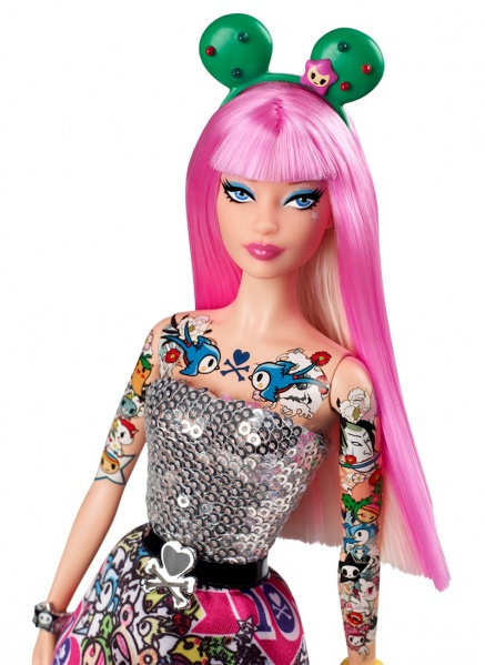 Файл:2015 tokidoki Barbie (pink) 03.jpg