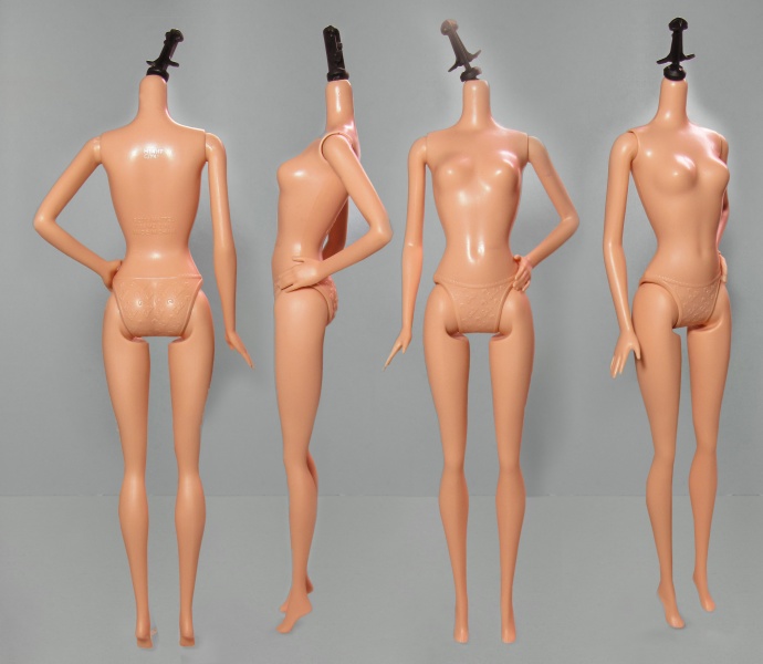Файл:Posing body Barbie 07.jpg