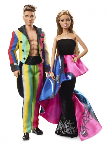 Файл:2017 Moschino Barbie & Ken.jpg