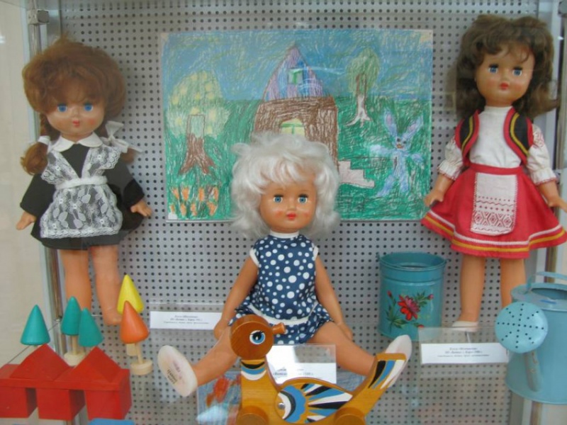 Файл:Vesna 1960-1970 dolls.jpg