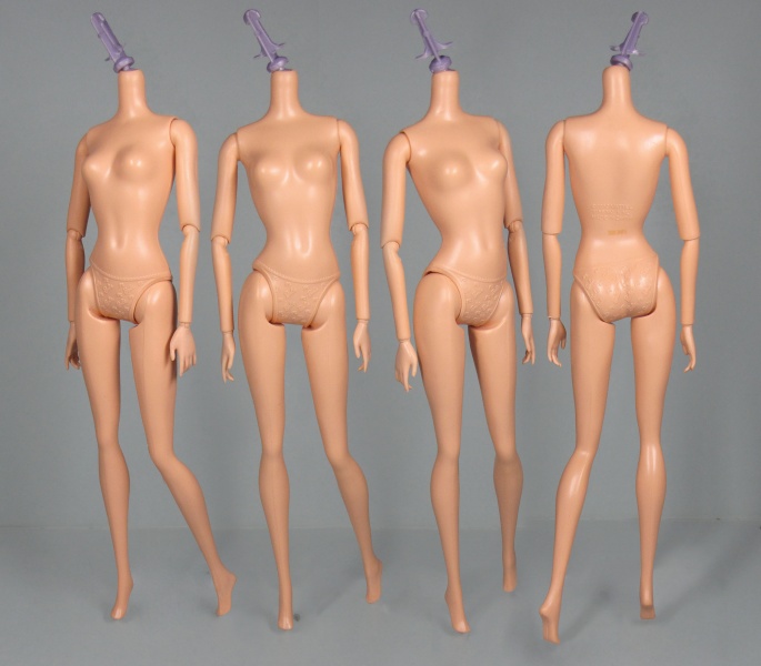 Файл:Posing body Barbie 04.jpg