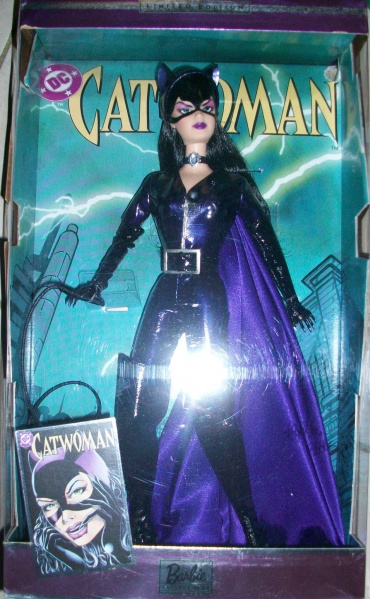 Файл:2003 Catwoman Barbie Box.jpg