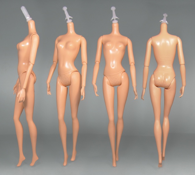 Файл:Posing body Barbie 05.jpg