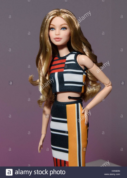 Файл:Gigi Hadid Barbie Protype 2017.jpg